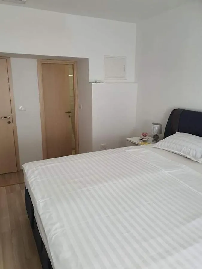 Aldi 2 Apartment Pula Croatia